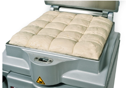 Robocut-degdelare från Daub med rund degskål – kompakt och mobil konstruktion.