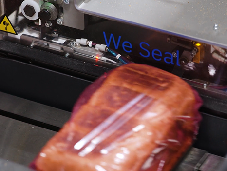 Brödpåse försluten med WeSeal-tejp från Lundpac – lufttätt och återförslutningsbart alternativ till plastclips.