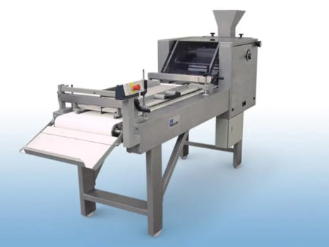 Industriell långrullare för degformning med stabil konstruktion och steglös justering för olika degvikter.